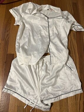 Women's Satin Short Pajama Set with Contrast Piping - White